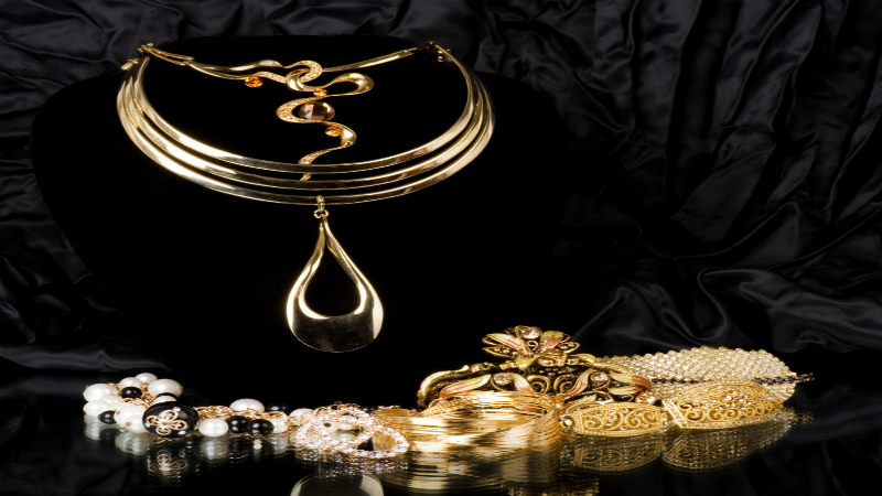 The Advantages of Liquidating Gold Jewelry in Chicago That You Do Not Want